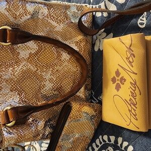 New! Patricia Crossbody Bag